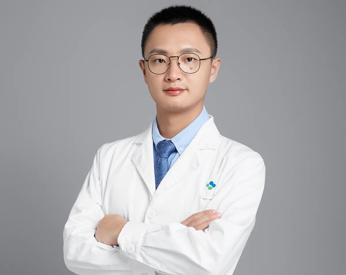 关于我-付维亮医生笔记 付维亮医生|香港大学深圳医院神经外科 形象照